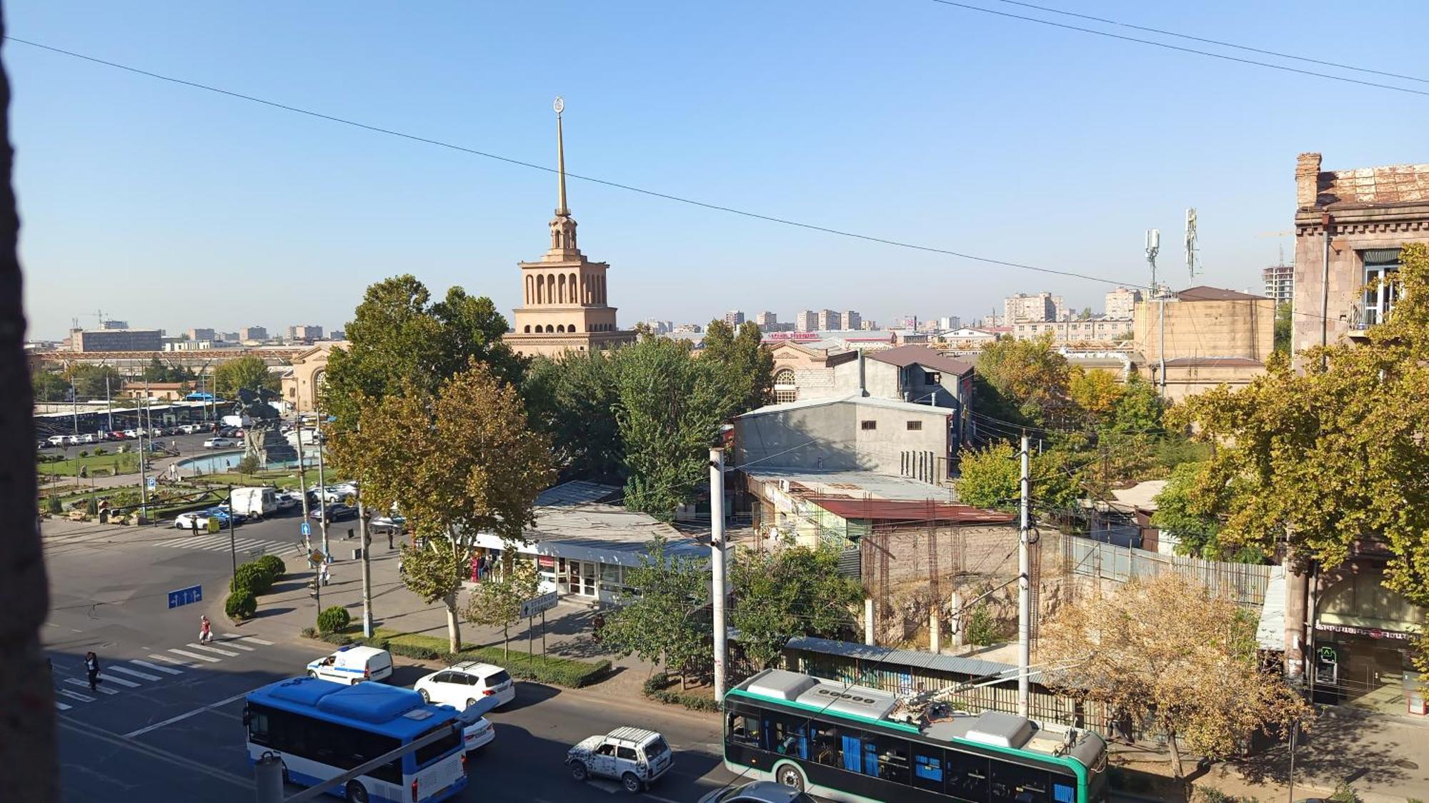 Living Spaces - Guesthouse Yerevan Ngoại thất bức ảnh