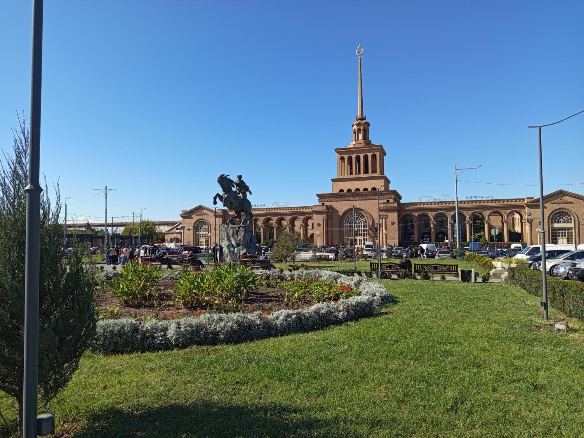 Living Spaces - Guesthouse Yerevan Ngoại thất bức ảnh